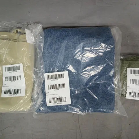 BOX OF APPROXIMATELY 15 ASSORTED HOUSEHOLD AND FASHION ITEMS IN VARIOUS STYLES, SIZES, AND COLOURS, - COLLECTION ONLY