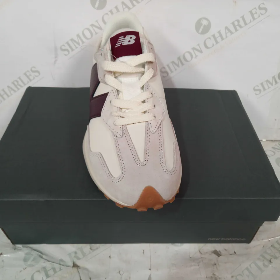 BOXED PAIR OF NEW BALANCE SHOES IN WHITE/BROWN UK SIZE 6.5