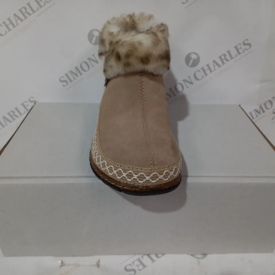 BOXED PAIR OF EARTH ORIGINS EMMALYN BEIGE BOOTIES - SIZE 5