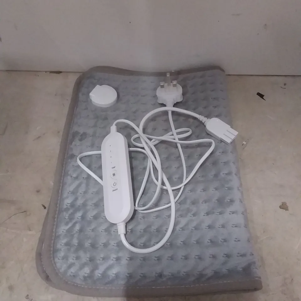 BOXED HEATED PAD 40CM X 60CM ( GREY )