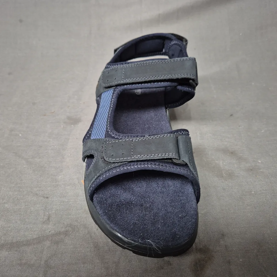 BOXED PAIR OF FIFE COUNTRY ACTIVE BUCKLE SANDALS IN NAVY SIZE EU 44