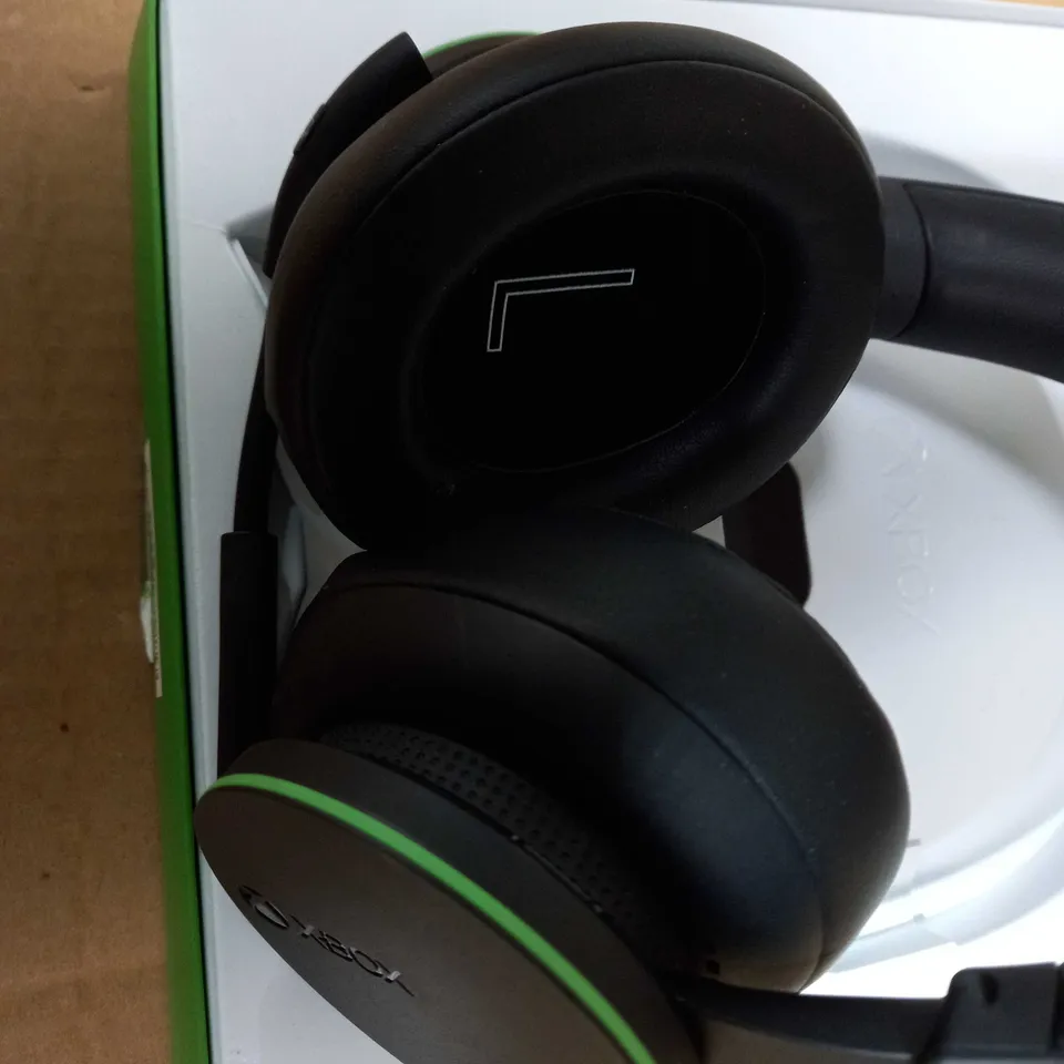 BOXED XBOX WIRELESS HEADSET