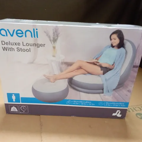 BOXED AVENLI DELUXE LOUNGER WITH STOOL - 116X98X83CM