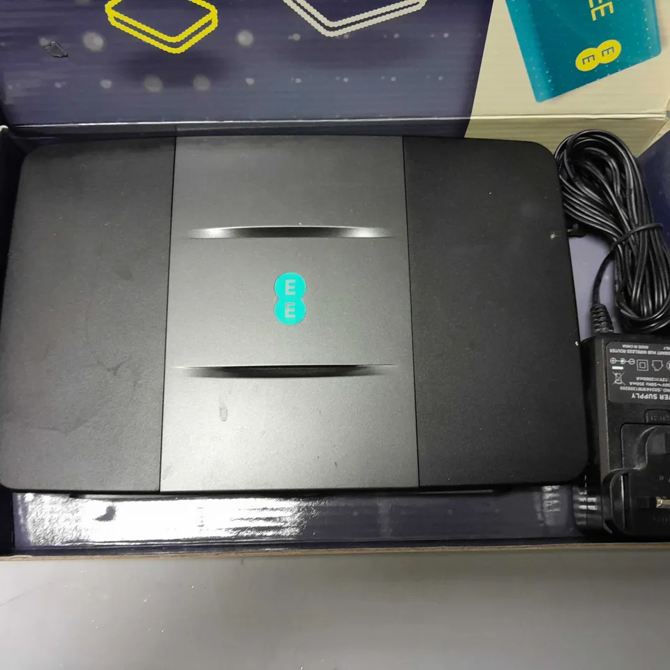 BOXED EE BRIGHT WIRELESS ROUTER