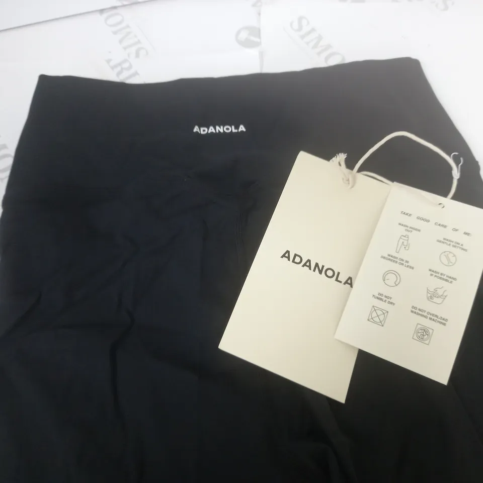 ADANOLA ULTIMATE LEGGINGS IN BLACK - M