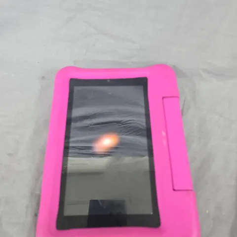 AMAZON FIRE TABLET WITH CASE