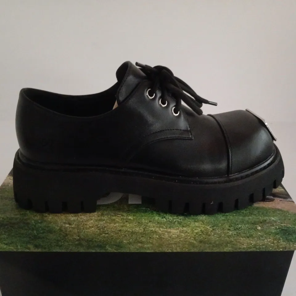BOXED PAIR OF GEHRMAN METAL CAP CHUNKY SHOES - BLACK, UK SIZE 6