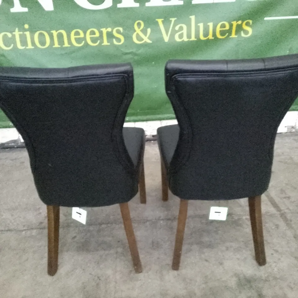 SET OF 2 NEW DESIGNER BEWLEY BLACK LEATHER BUTTON BACK DINING CHAIRS (DARK OAK LEGS)