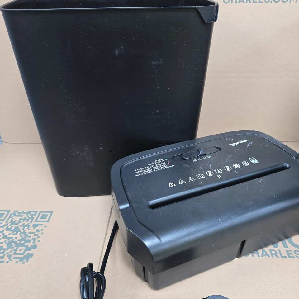 AMAZON BASICS PAPER SHREDDER IN BLACK 