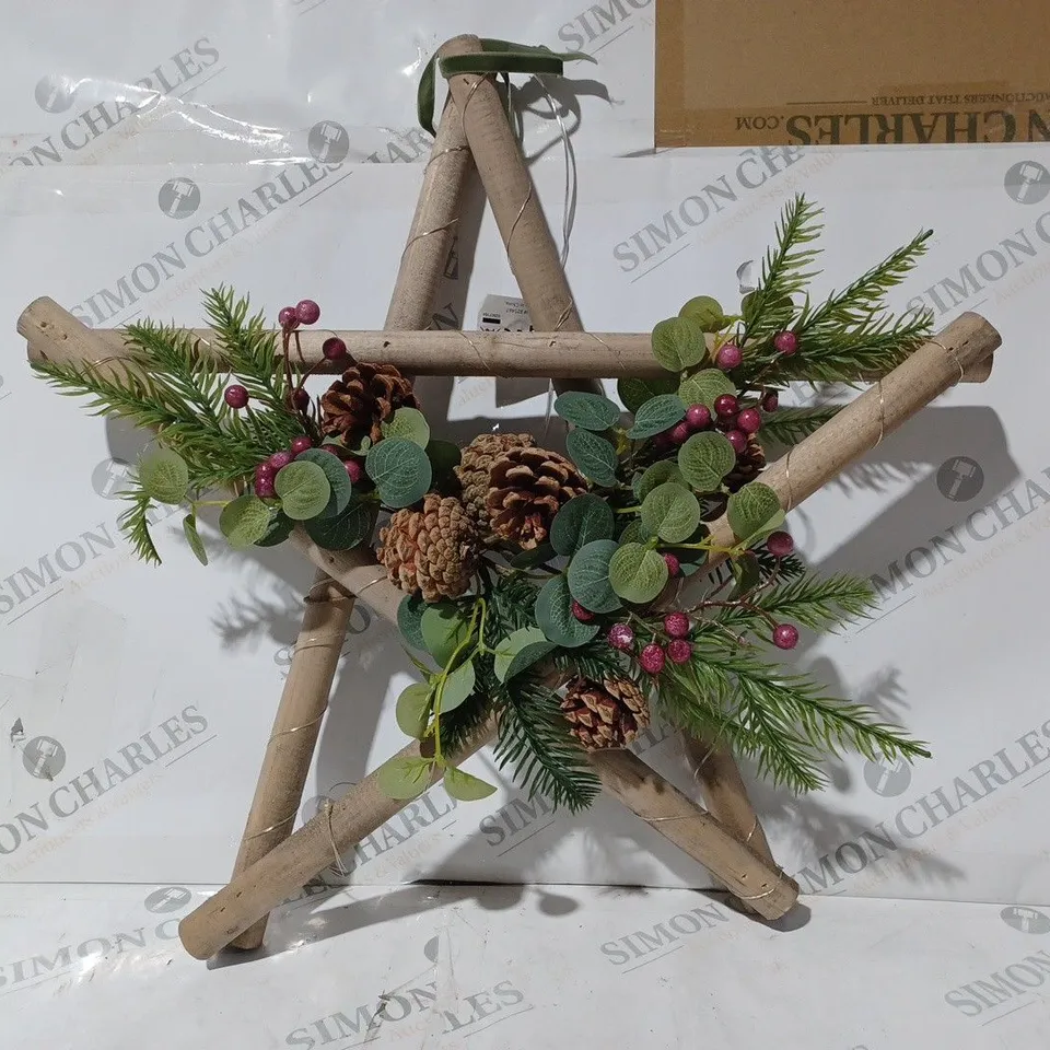 BOXED SARA DAVIES PRE-LIT WOODEN STAR