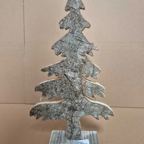 BOX OF APPROX GISELA GRAHAM LONDON RUSTIC WOODEN TREE ORNAMENT