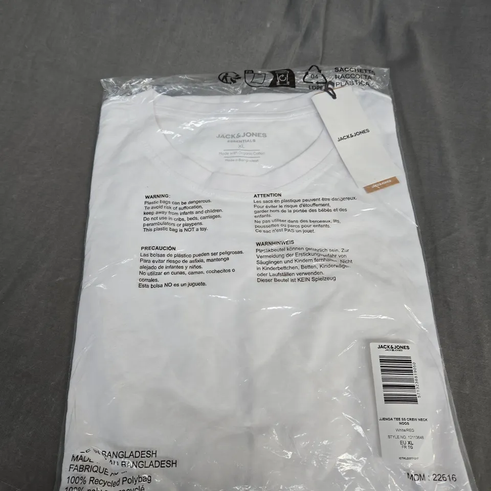 BAGGED JACK AND JONES ESSENTIALS T-SHIRT SIZE XL