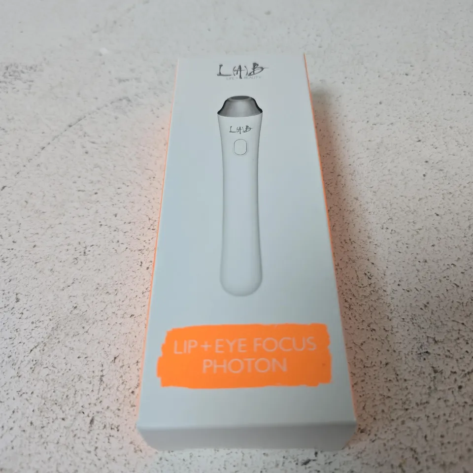 LIFE & BEAUTY LIP + EYE FOCUS PHOTON – HANDHELD BEAUTY DEVICE