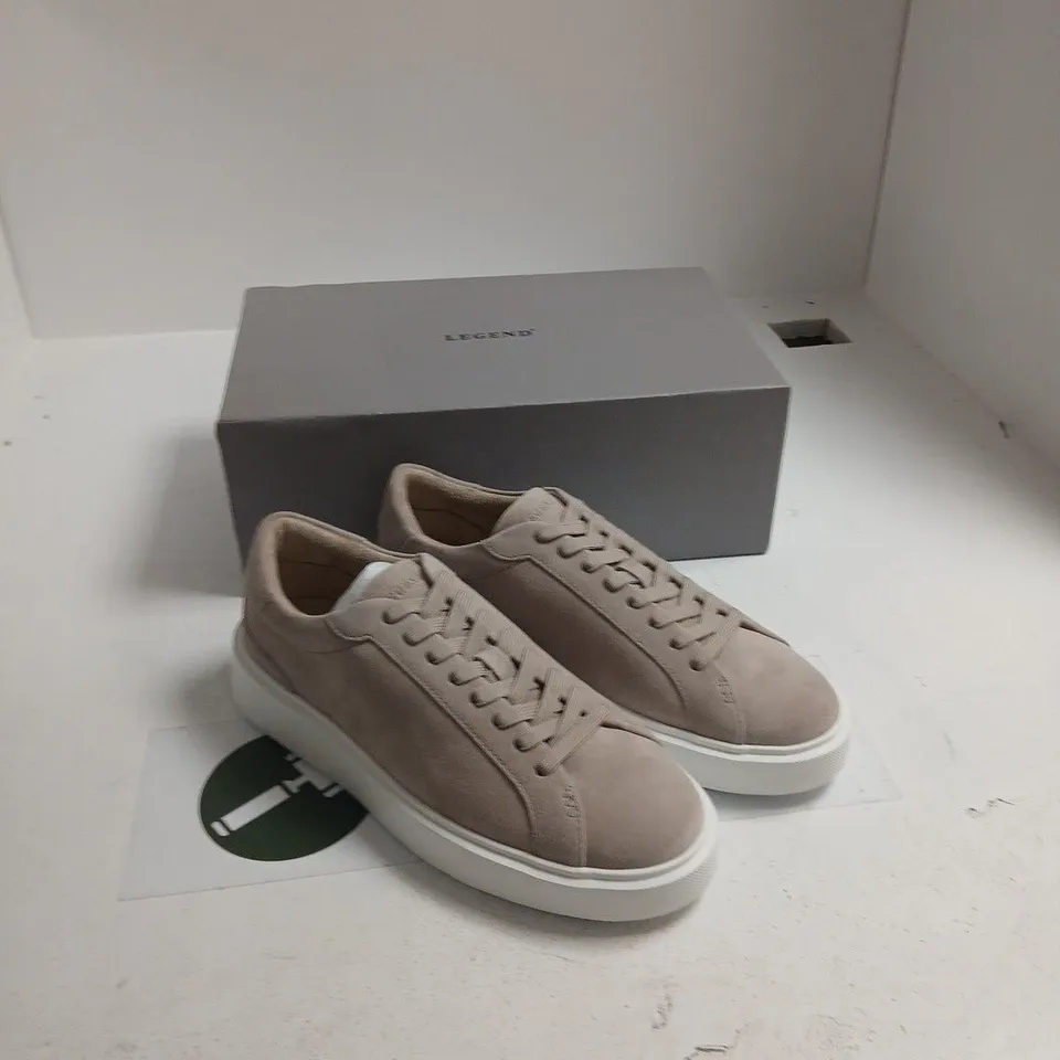 LEGEND BEIGE SUEDE TRAINERS – UK 9 (EU 43)