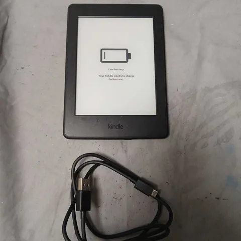 AMAZON KINDLE PAPERWHITE E-READER 