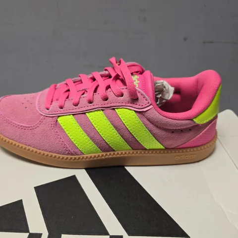 BOXED ADIDAS BREAKNET SLEEK SIZE 3.5