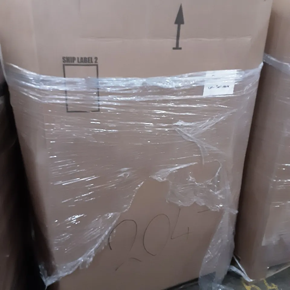 PALLET OF ASSORTED PRODUCTS INCLUDING DINGLILIGHTING CEILING FAN, GRAND PATIO, GRUNTEK GARDEN SPRINKLER, TENNIS RACKET SET, 3 LAYERS OF CLOTHES HANGERS 