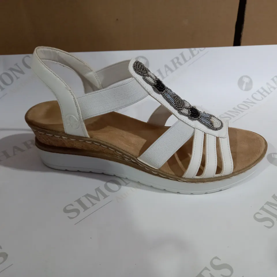 RIEKER WHITE SANDALS SIZE 4 
