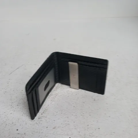BLACK TEXTURED LEATHER WALLET WITH METAL EMBLEM – BI-FOLD