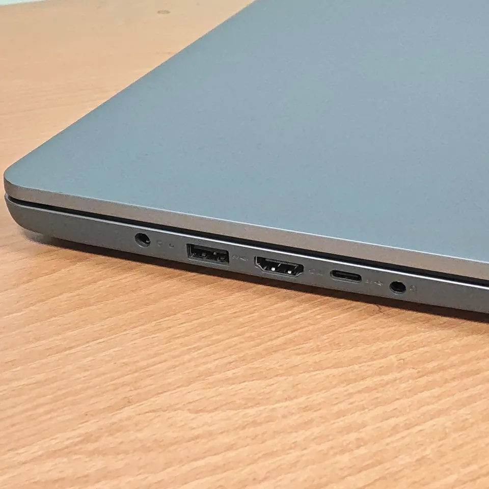 UNBOXED LENOVO IDEAPAD 3 17" INTEL PENTIUM GOLD LAPTOP IN SILVER - 17ITL6