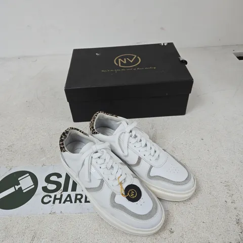KAI NV WHITE SNEAKERS – UK SIZE 5 (BOXED)