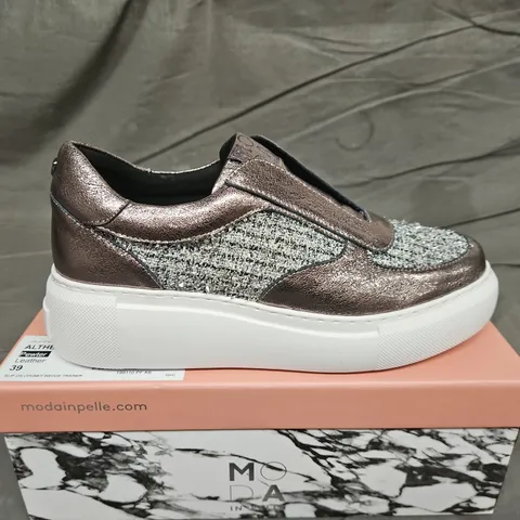 BOXED MODA IN PELLE SLIP ON CHUNKY WEDGE TRAINERS - UK SIZE 39