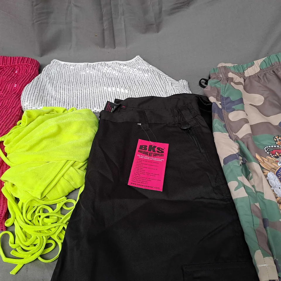 BOX OF APPROXIMATELY 25 ASSORTED CLOTHING ITEMS TO INCLUDE - SHORTS , TROUSERS , SKIRT ETC