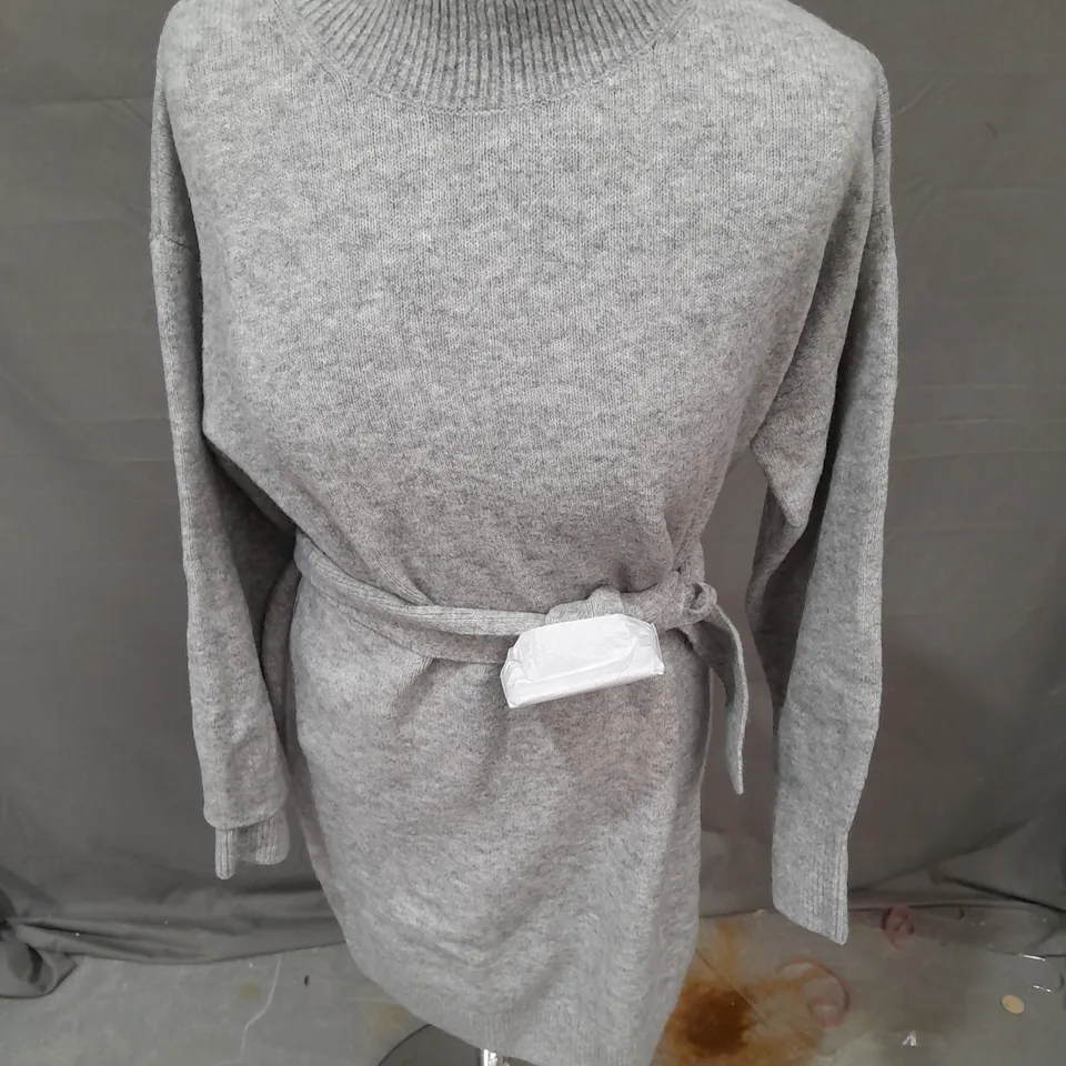 LOS ANGELES ATELIER BELTED SWEATER DRESS IN GREY SIZE XS