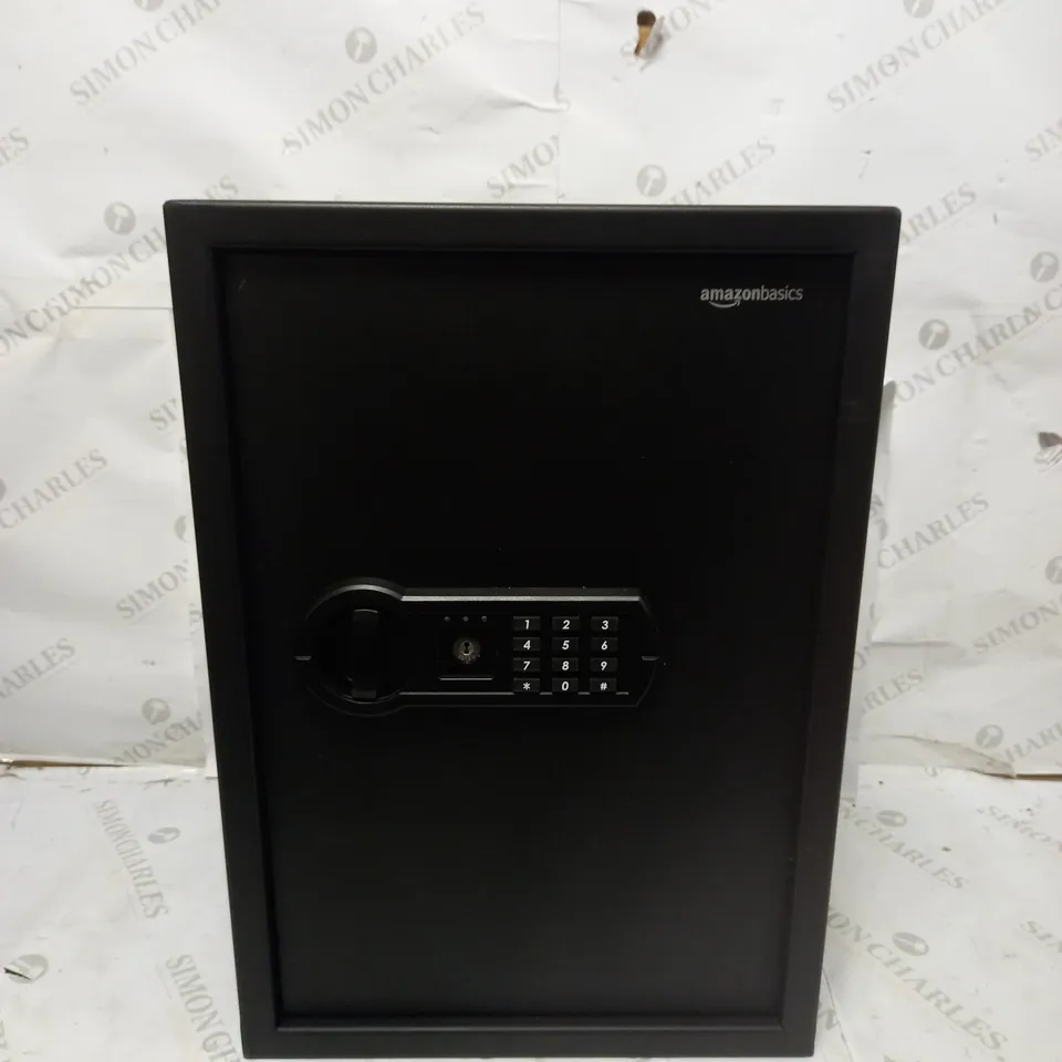 AMAZON BASICS HOME SAFE - 51 L