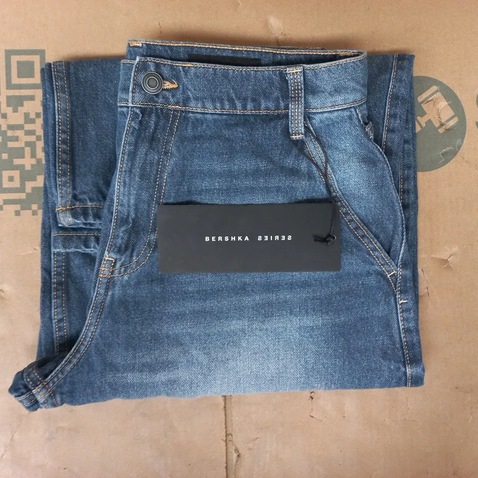 BERSHKA SERIES 3/4 DENIM SHORTS IN BLUE SIZE 8
