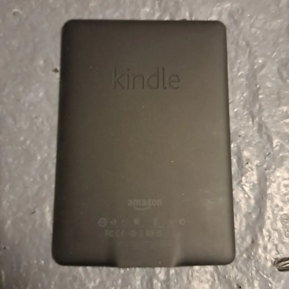 UNBOXED AMAZON KINDLE E-READER - EY21