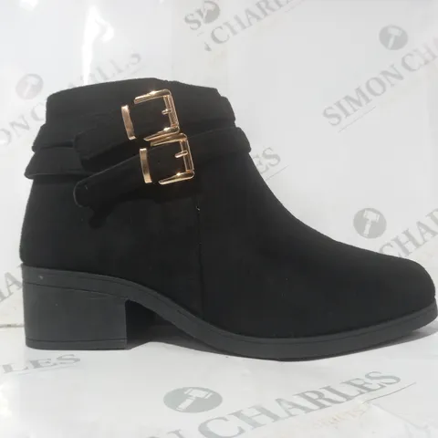 BOXED PAIR OF KRUSH LOW HEEL ANKLE BOOTS IN BLACK SIZE 7