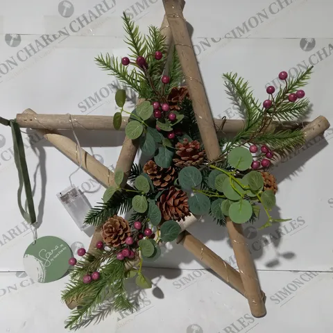 BOXED SARA DAVIES PRE-LIT WOODEN STAR