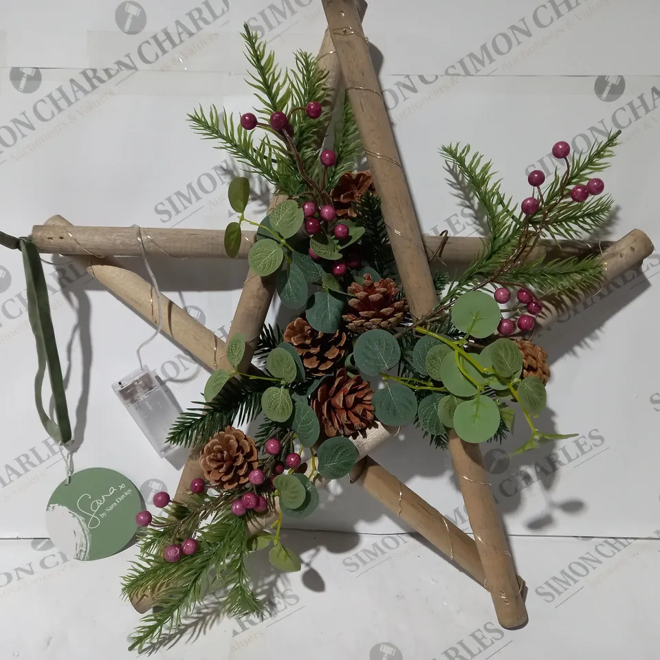 BOXED SARA DAVIES PRE-LIT WOODEN STAR
