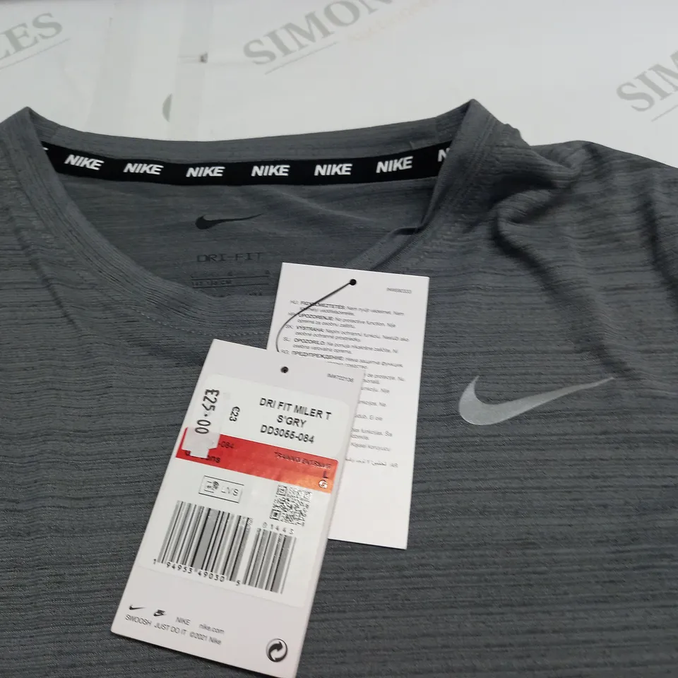 NIKE DRI-FIT GREY T-SHIRT - L