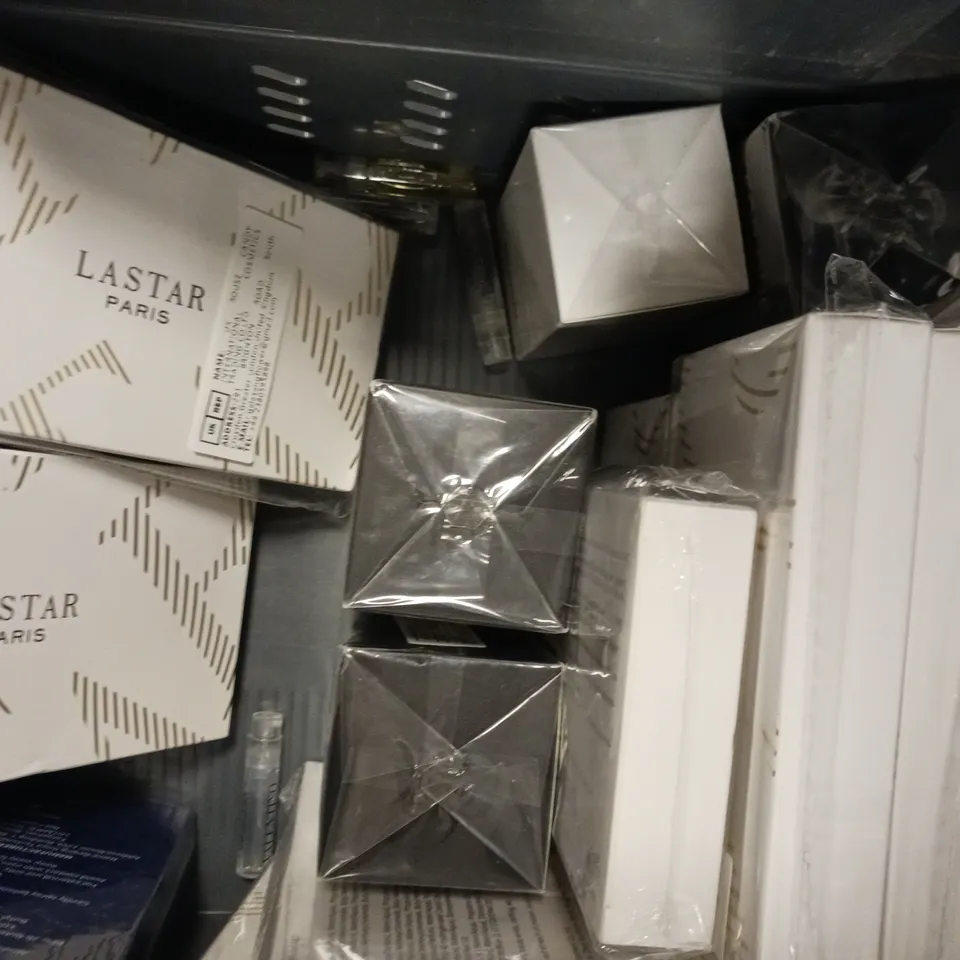 APPROX 20 ASSORTED LASTAR FRAGRANCES TO INCLUDE AZURE COASTAL, FOR ONE NIGHT, PERFUME, ETC 