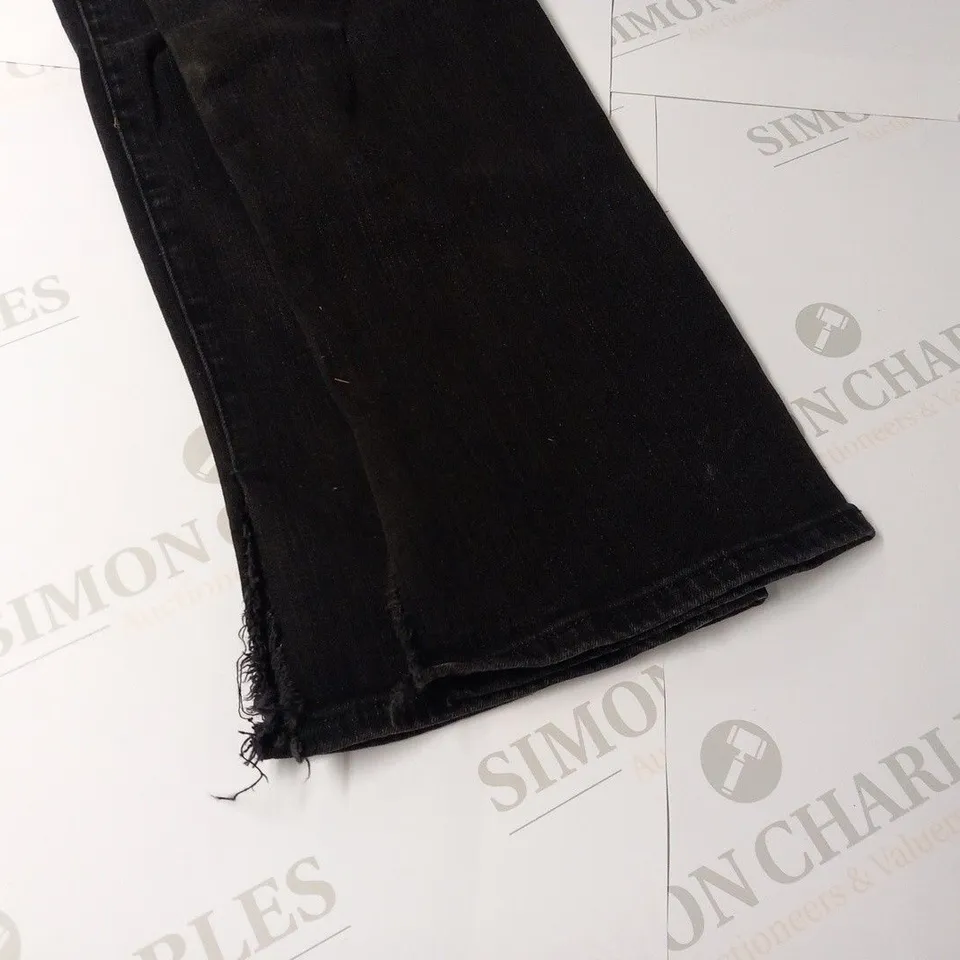 J BRAND PHOTO READY ULTRA SLIMMING MID RISE RAIL JEANS SIZE 27
