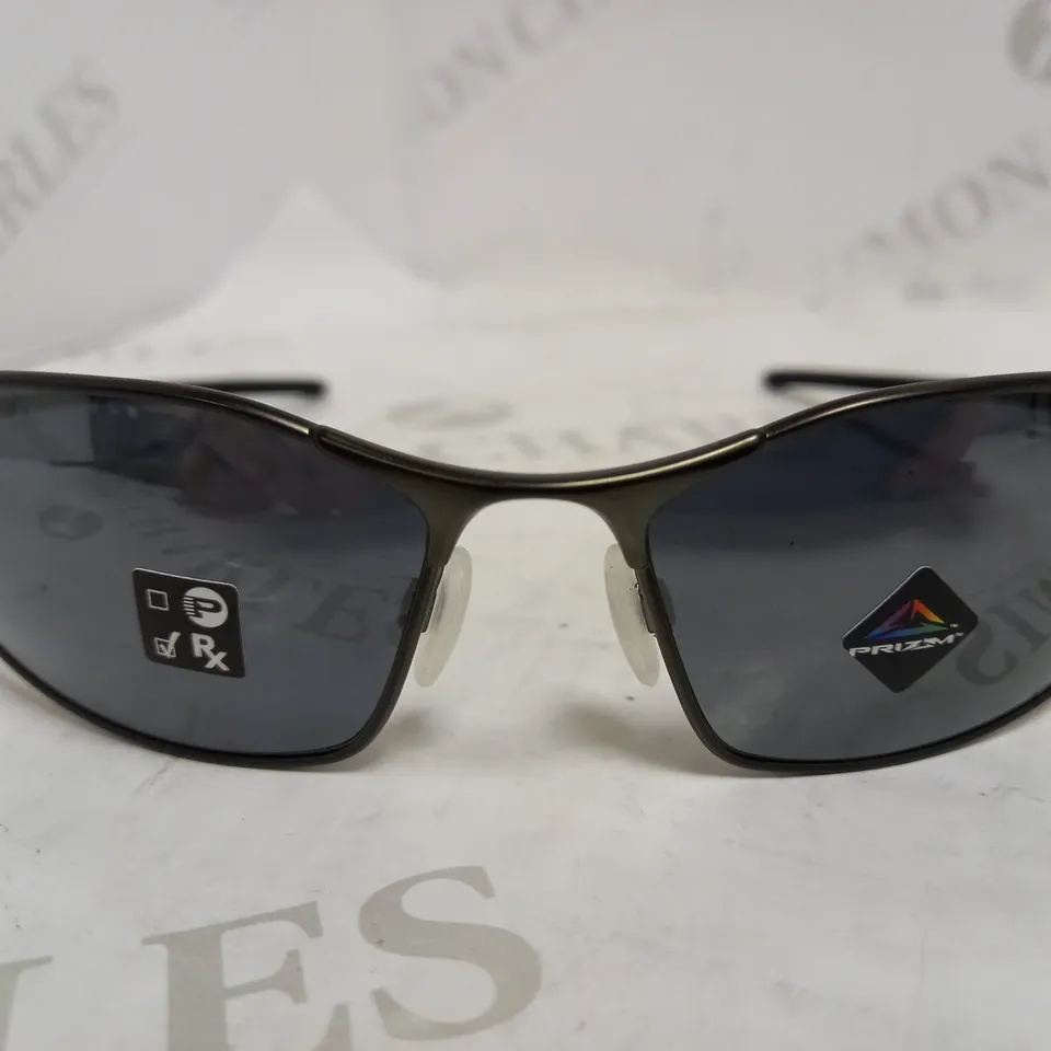OAKLEY RECTANGULAR METAL SUNGLASSES RRP £149