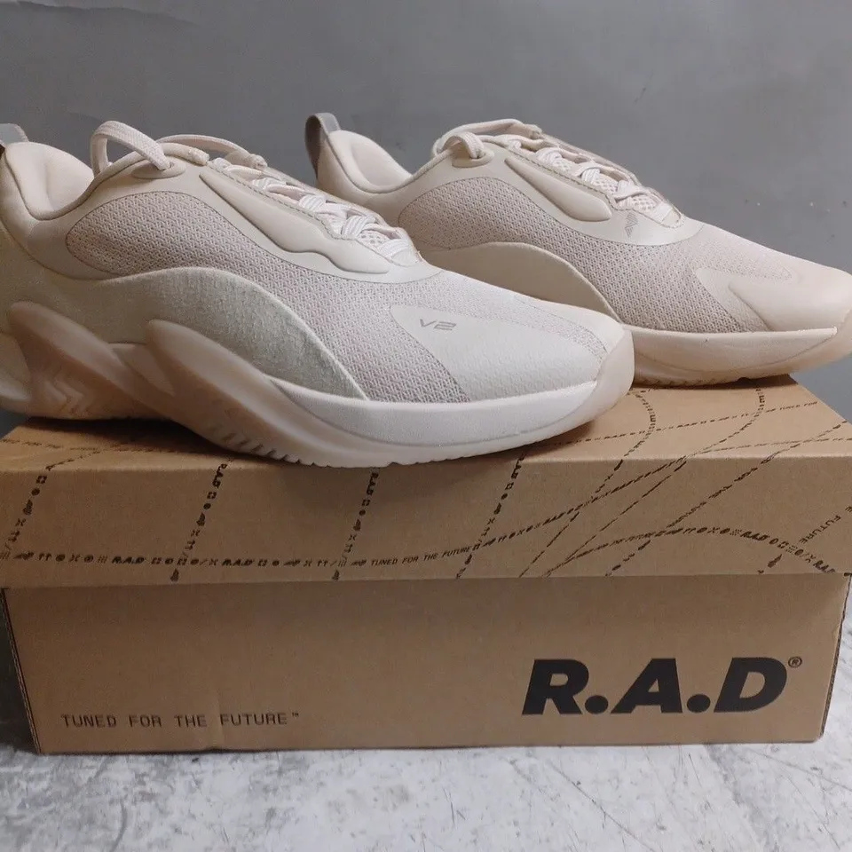 BOXED PAIR OF R.A.D ONE V2 SHOES IN CREAM SIZE UK 5