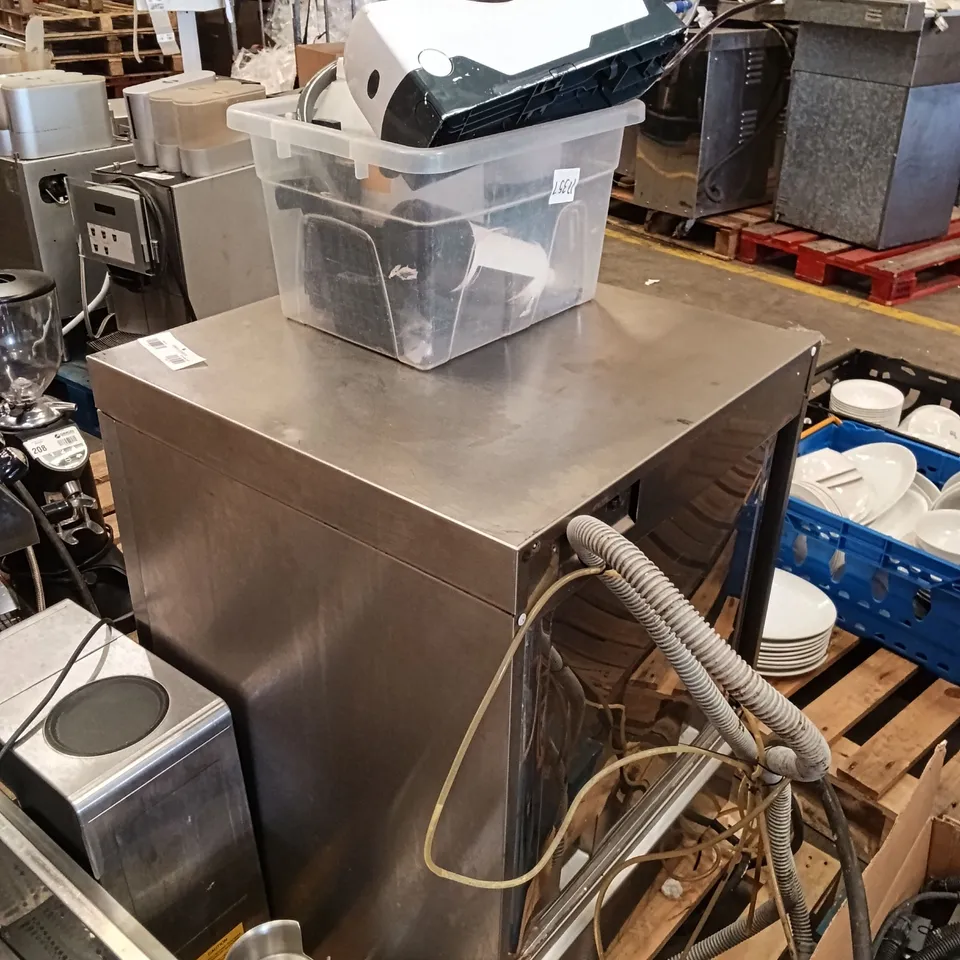 HOBART GXHS 70N UNDERCOUNTER DISHWASHER WITH WALL DETERGENT DISPENSER