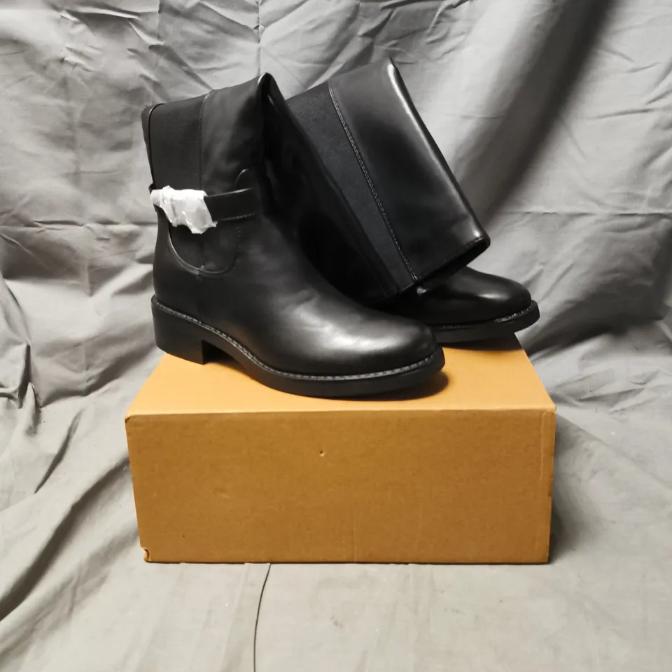 BOXED PAIR OF WHERE'S THAT FROM KNEE-HIGH BOOTS IN BLACK SIZE 6