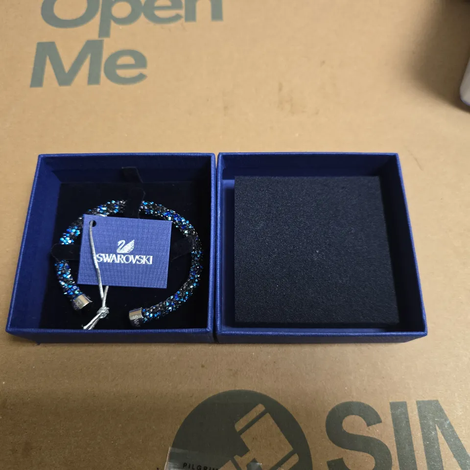 BOXED SWAROVSKI BLUE CRYSTAL EFFECT BRACELET