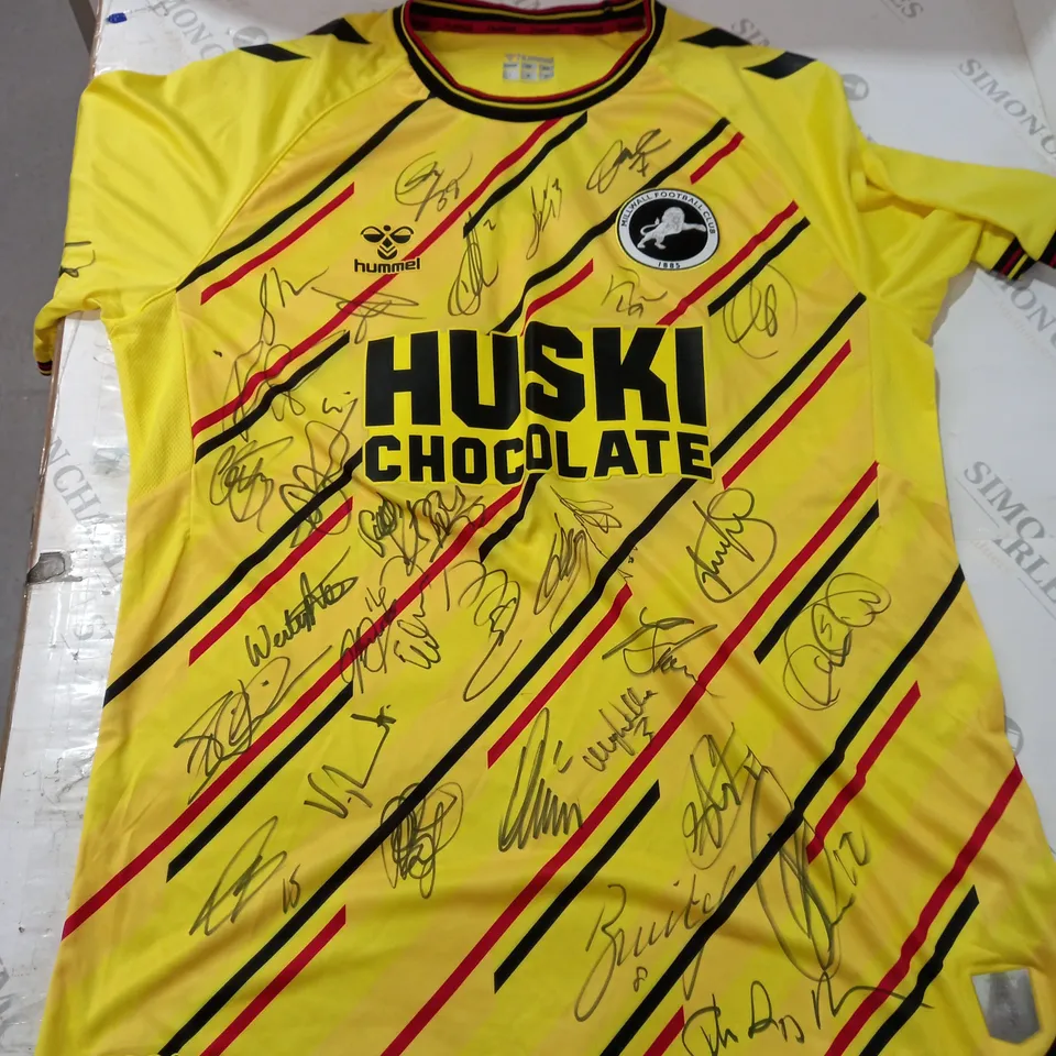 HUMMEL MILLWALL FOOTBALL CLUB SIGNED SHIRT - EUROPE LARGE