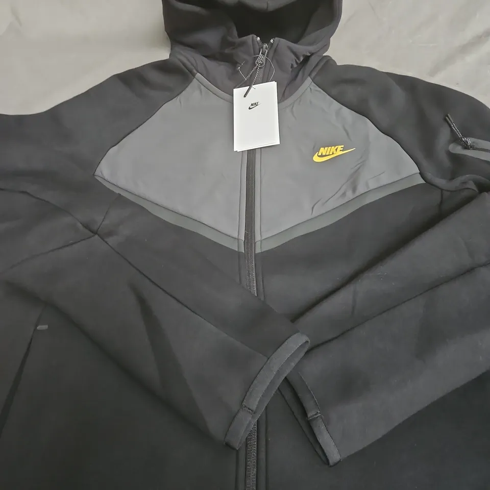 NIKE HOODED JACKET – BLACK & GREY WITH YELLOW SWOOSH - SIZE SMALL
