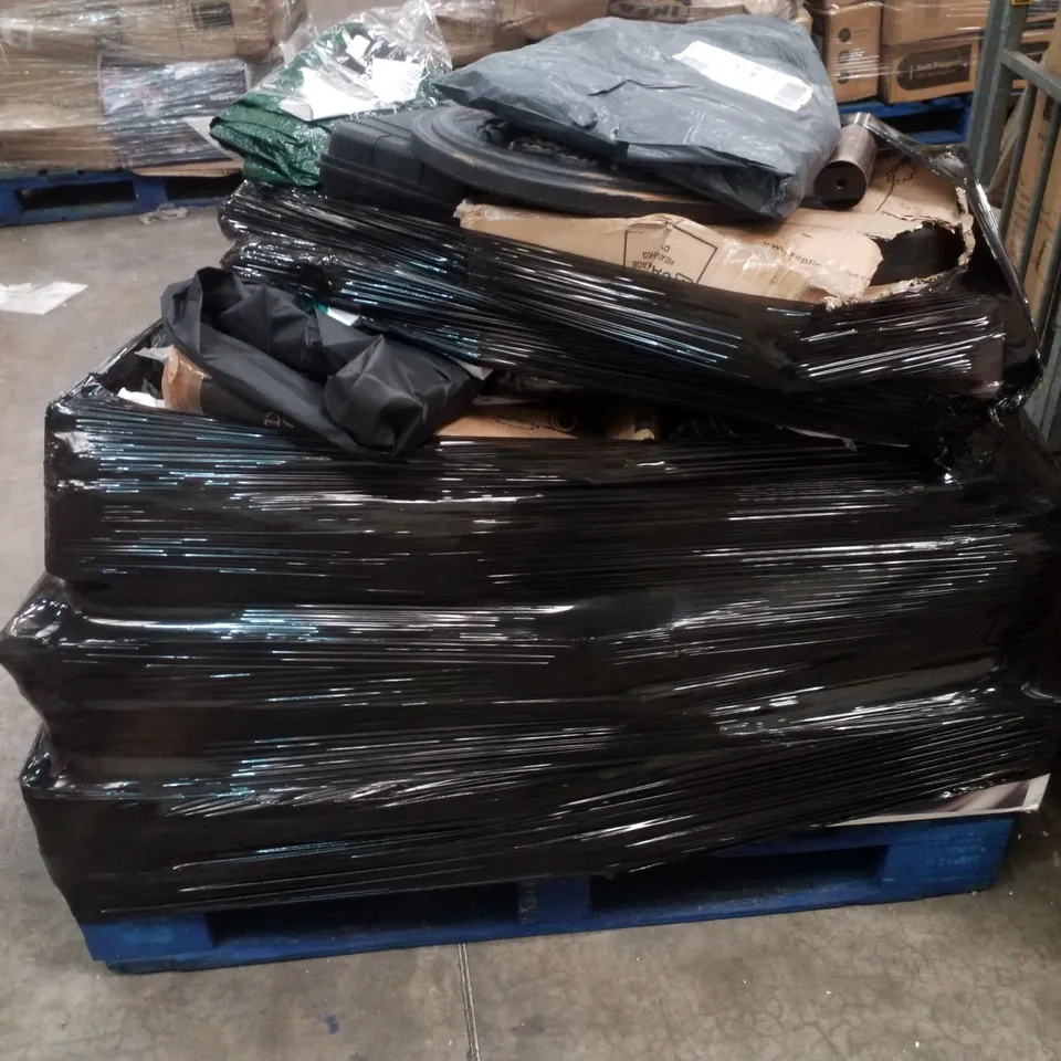 PALLET CONTAINING ASSORTED PRODUCTS INCLUDING BAMBOO SHOE RACK & PARASOL BASES
