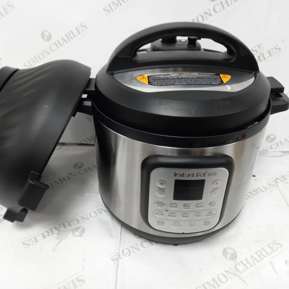 BOXED INSTANT POT DUO CRISP + AIR FRYER AF 8
