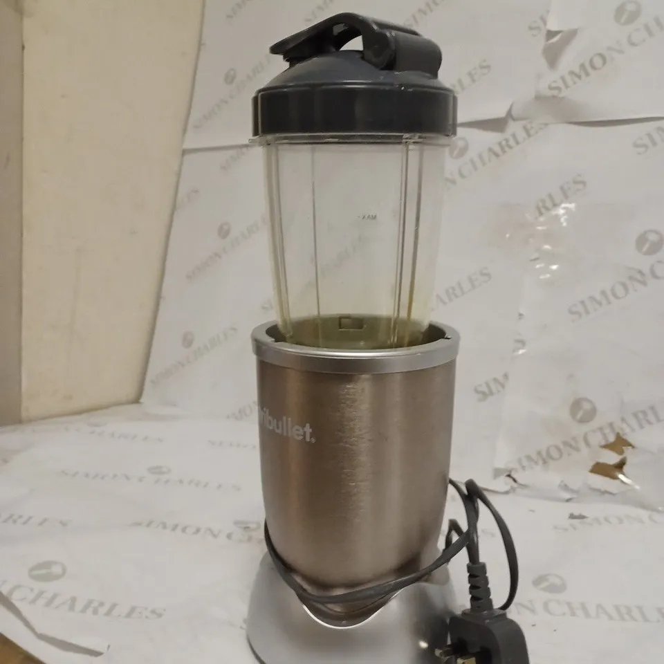 NUTRIBULLET 900W BLENDER CHAMPAGNE MULTI-FUNCTION SMOOTHIE MAKER