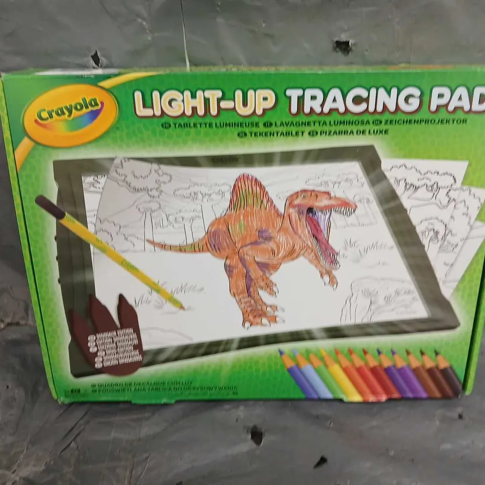 BOXED CRAYOLA DINOSAUR LIGHT-UP TRACING PAD RRP £26.99