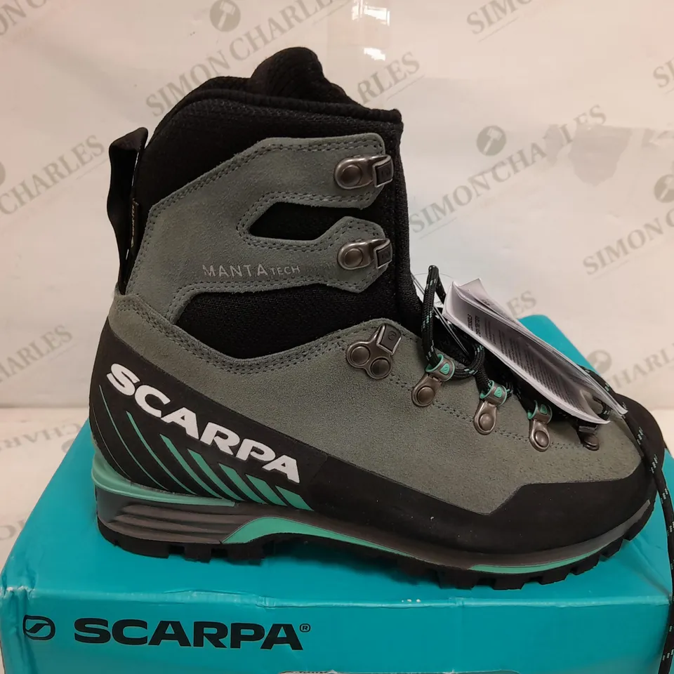 BOXED PAIR OF SCARPA MANTA TECH GORETEX WOMENS BOOTS IN GREY/BLUE - UK 5