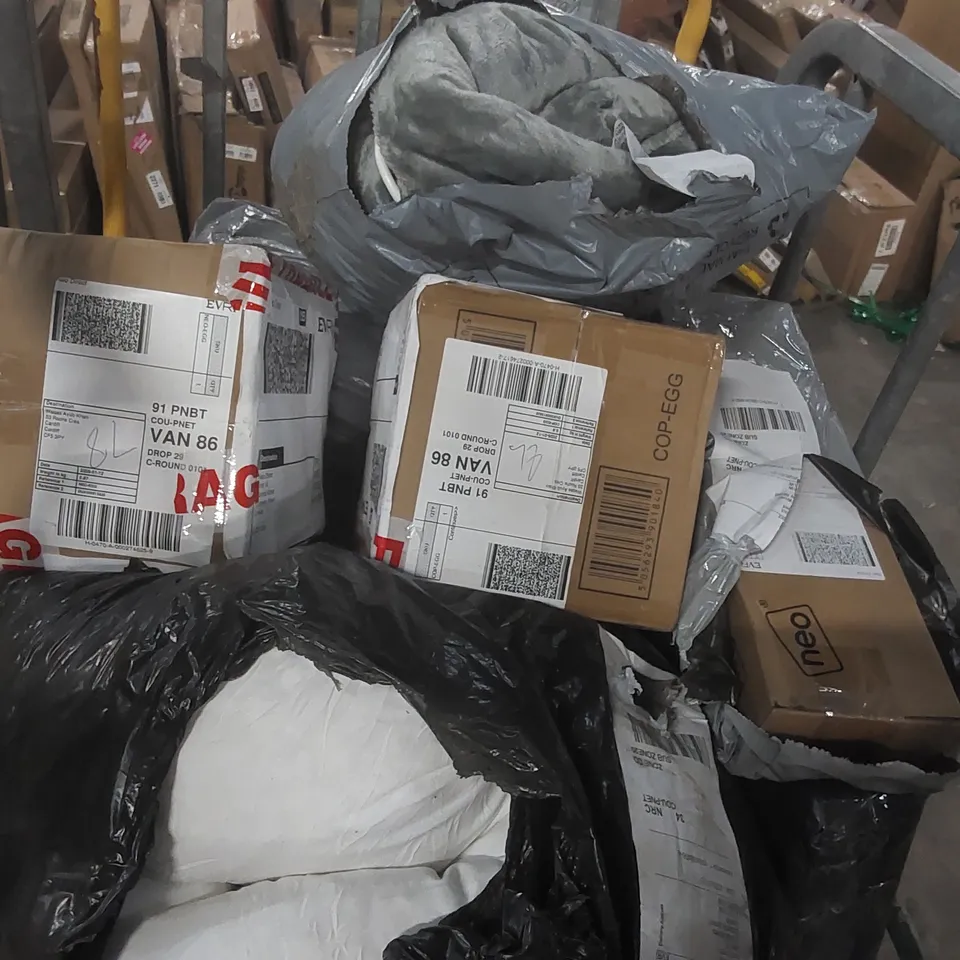 CAGE CONTAINING A LARGE QUANTITY OF ASSORTED ITEMS INCLUDING: BEDDING, EGG COOKER ECT // CAGE NOT INCLUDED